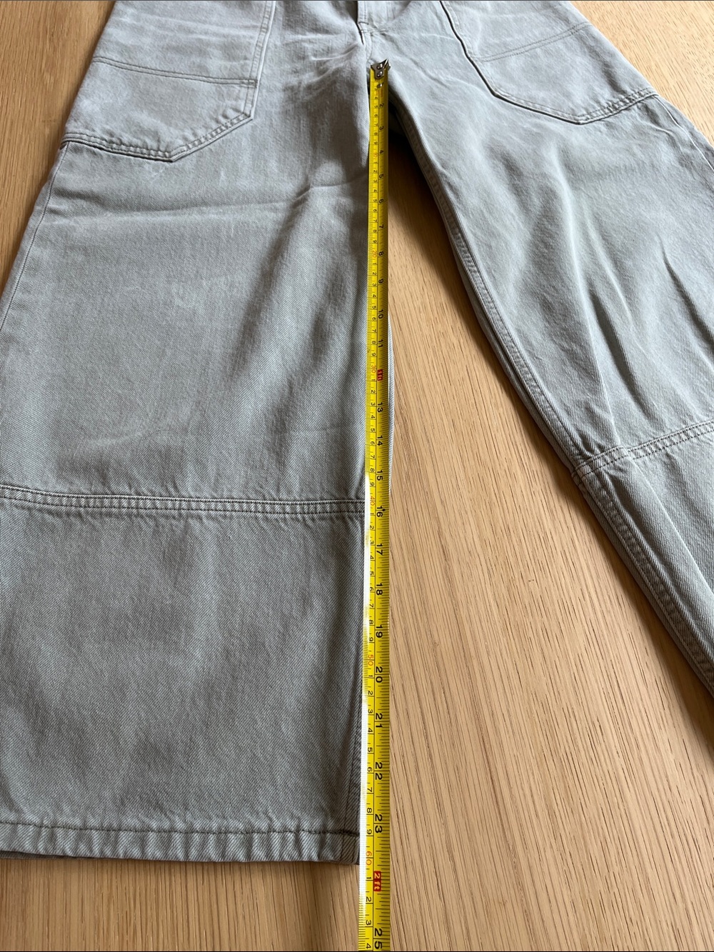 Everlane Gardener Jeans - Picture 3 of 13